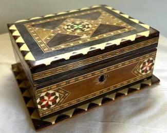 Inlaid box