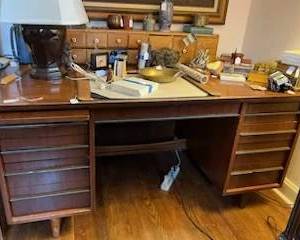 Large desk