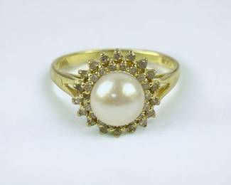 14K Pearl Diamond Ring