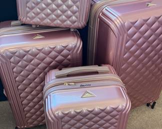 Triforce spinner luggage set