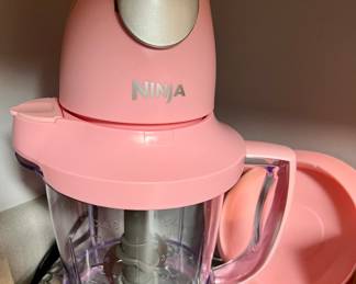 Assorted small kitchen appliances