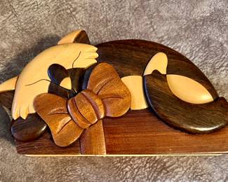 Wooden cat decorative box