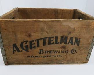 Wooden Gettelman beer crate