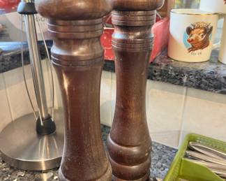 Wood Salt & Pepper Mill Set