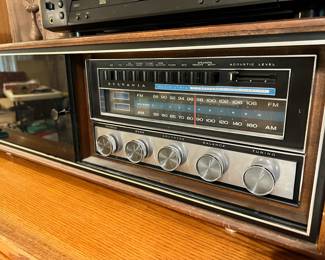Sylvania Solid State Record Player/ AM/FM Radio