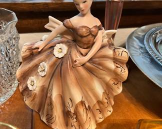 Lefton Ceramic Dancing Lady Figurine - 535A