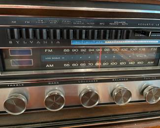 Sylvania Solid State Record Player/ AM/FM Radio