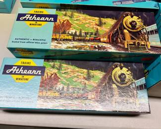 Assortment of Athearn Southern Pacific Diesel Locomotives in Box
