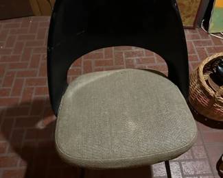 MID CENTURY MODERN CHAIR