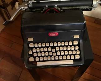 VINTAGE TYPEWRITER
