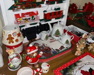 1986 New Bright Christmas Special Train, Jamestown Christmas Treasure Tea Set - Creamer, Sugar, Teapot