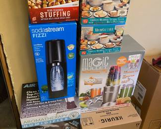 Sodastream Fizzi Cordless Sparkling Water Maker, Magic Bullet NutriBullet Pro 900, Keurig Elite Single Cup Home Brewing System in Box - K55, Air Innovations Aromatherapy Humidifier