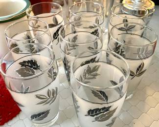 Set of 8 Libbey Frosted Leaf Pattern Glasses