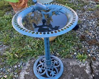 Bird Themed Bird Bath