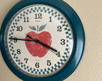 Westclox Apple Themed Clock