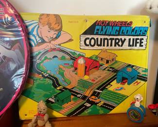Hot Wheels 1975 Flying Colors Country Life Set