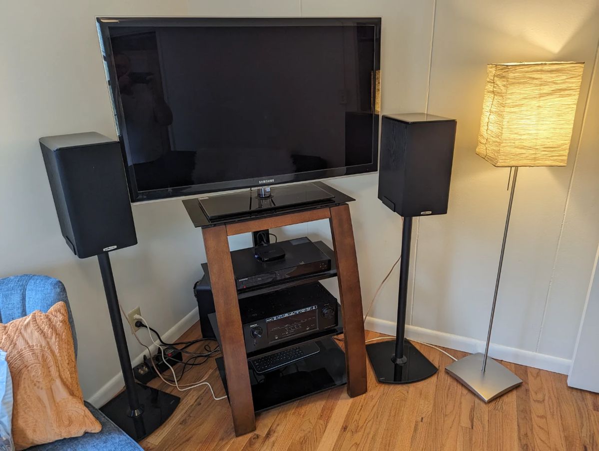 Home Theater System Includes: Polk Audio TSi 200 Speakers, Speaker Stands, Denon AVR-S510BT 5.2 Receiver, Klipsh KSW 50 subwoofer, Samsung 42" flatscreen LED TV, Samsung Blueray/DVD player, and Wood/glass shelve stand. Remotes for TV(also works DVD) & Receiver.  This is a great-sounding setup for a small space. Polks are super clean and clear and subwoofer provides a nice punch.