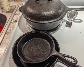 Cast Iron pot/pans