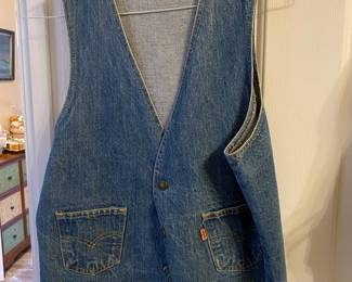 Levi's Denim Vest - Size Medium