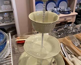 3 Tier Serving/Cupcake Tray