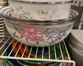 Set of 3 GMI  Enamelware Iris Nesting Mixing Bowls