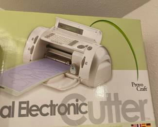 Cricut Personal Electronic Cutter - CRV001