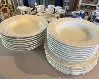 Quadrifoglio Franco Giorgi Ceramic Dishes - Set of 8 Soup Bowls, 8 Salad Bowls, 6 Salad Plates