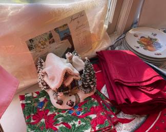 Assortment of Placemats and Cloth Napkins