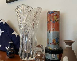 Wedgwood Jasperware Brown/White Bud Vase, Glass Bear Figurine