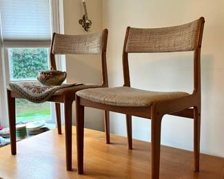 Mid Century Modern Danish Dining Table and 4 Chairs