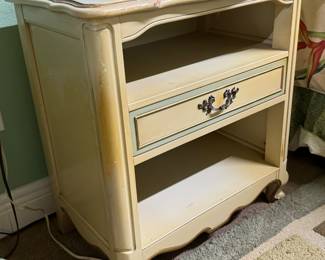 $350
French Provencal 3 pieces Bed set
all chest 5 drawers 36x20x49
Dresser 9 drawers 60Wx19Dx33H + mirror 45x36
Nightstand 24W15Dx26H Need a little TLC