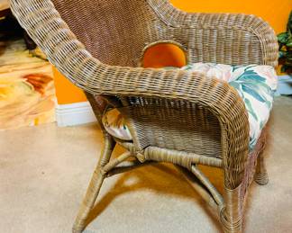 $60 Wicker chair 28Wx3'Tx20D