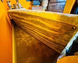 $200
Green chartreuse velvet sofa 77Lx33Dx30W