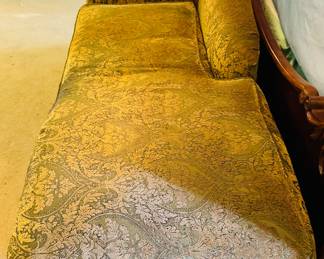 $100
Havertys lounge chair as is 72Wx31Dx28H need TLC