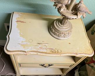 $350
French Provencal 3 pieces Bed set
all chest 5 drawers 36x20x49
Dresser 9 drawers 60Wx19Dx33H + mirror 45x36
Nightstand 24W15Dx26H Need a little TLC