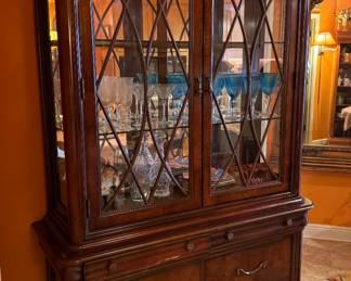 $450
Universal Furniture NC China cabinet 51x82x18