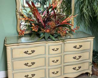 $350
French Provencal 3 pieces Bed set
all chest 5 drawers 36x20x49
Dresser 9 drawers 60Wx19Dx33H + mirror 45x36
Nightstand 24W15Dx26H Need a little TLC