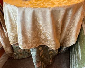 $120
Pair of covered tables clothes holder 30x30