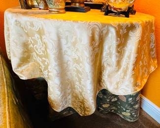 $120
Pair of covered tables clothes holder 30x30