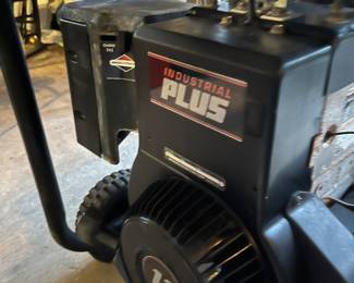 $350 - Industrial plus 11HP generator, powerback 6000 Watt - lawn & garden sure power. Fully serviced.