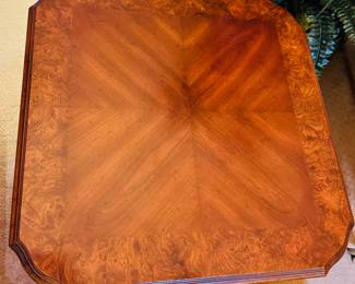 $150
Square table with 2 shelves 26x26x24