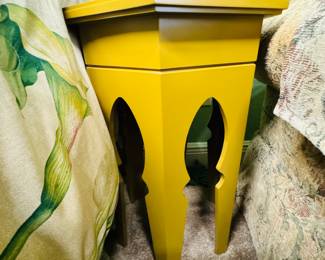 $50
Green chartreuse Maroccan table 15x15x25