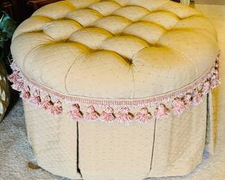 $75
Round ottoman 28x19