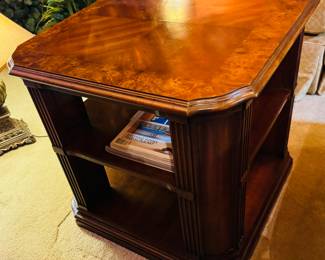 $150
Square table with 2 shelves 26x26x24