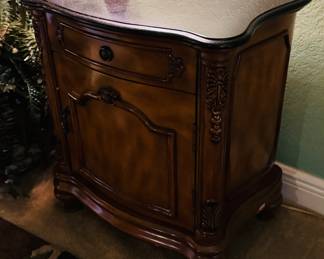 $100
Black marble top side cabinet 22x16x26