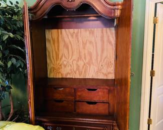 $450
Armoire with 4 drawers and hanging capacity or TV storage 50 inches 4x89Tx24W + 1 bottom drawer
