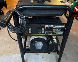 $350 - Industrial plus 11HP generator, powerback 6000 Watt - lawn & garden sure power. Fully serviced.