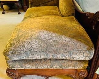 $100
Havertys lounge chair as is 72Wx31Dx28H need TLC