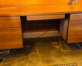 Office
$250
Desk 60Wx30Dx29H