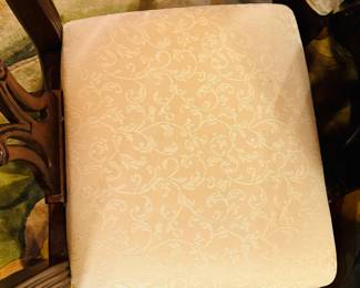 $495
Universal Furniture NC Round table 54Dx30H with Chippendale style 2 arms + 4 chairs